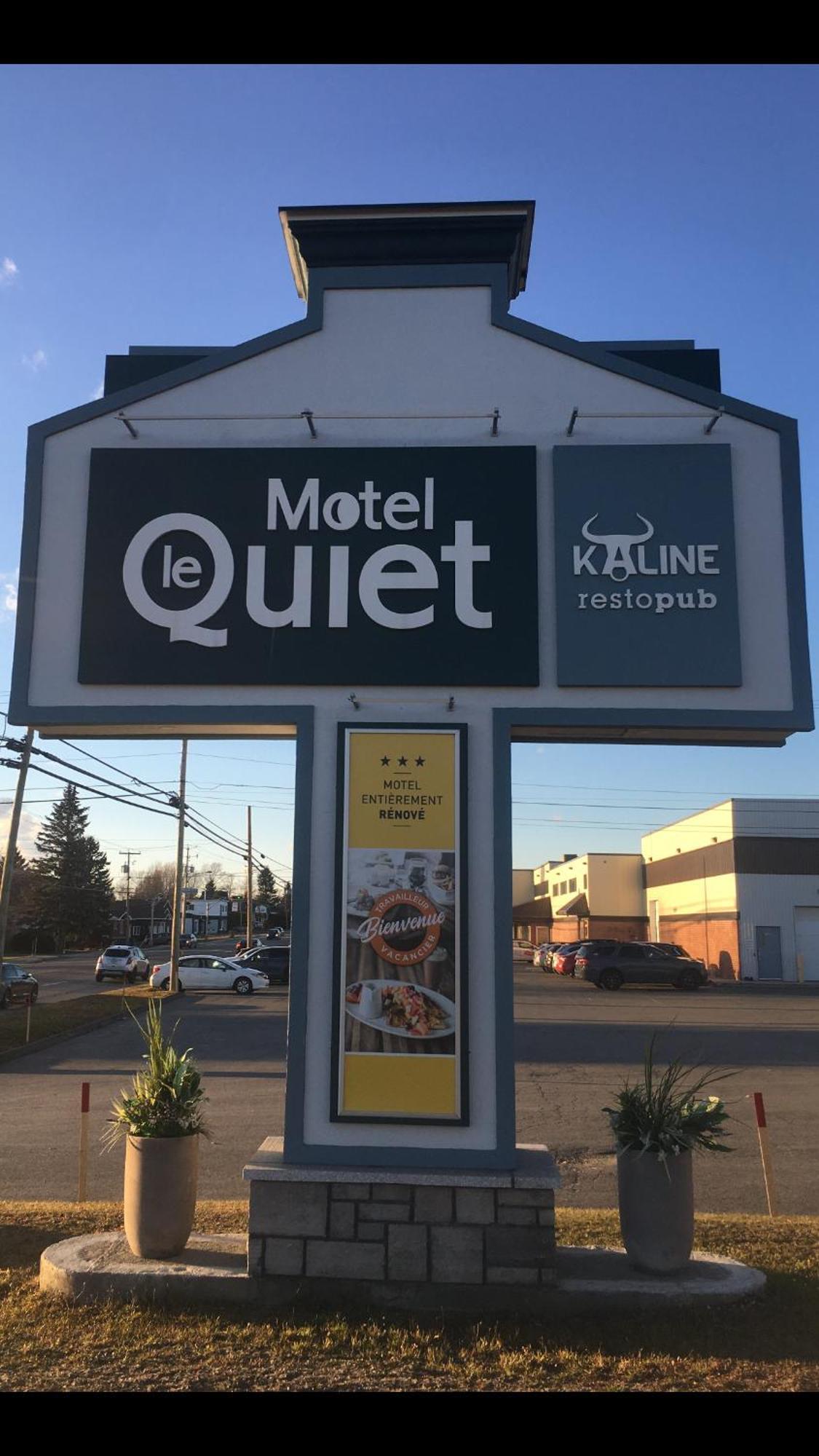 Hotel Motel Le Quiet Lac-Mégantic エクステリア 写真