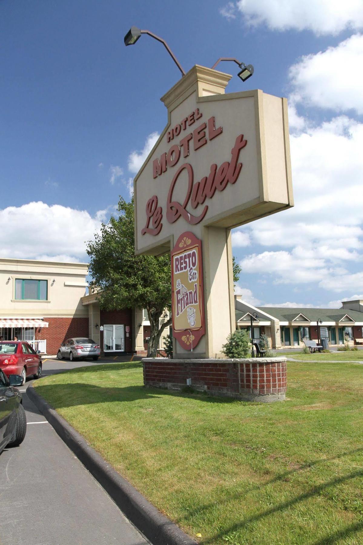 Hotel Motel Le Quiet Lac-Mégantic エクステリア 写真