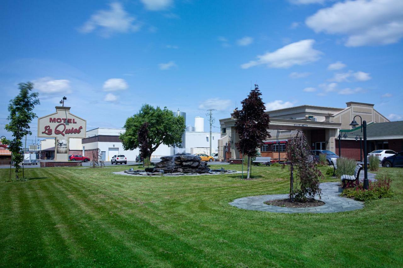 Hotel Motel Le Quiet Lac-Mégantic エクステリア 写真