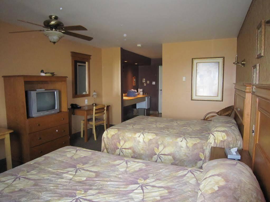 Hotel Motel Le Quiet Lac-Mégantic エクステリア 写真